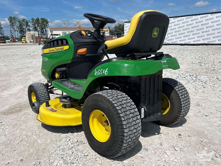 2019-john-deere-e100-42in-riding-mower-image-4
