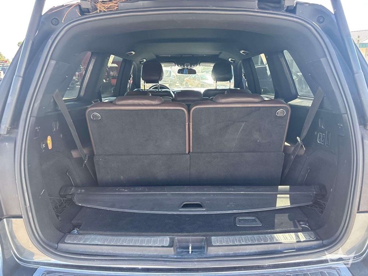 2014-mercedes-benz-gl450-image-22