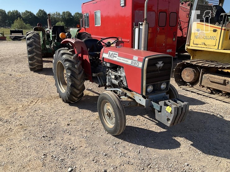 massey-ferguson-220-image-2