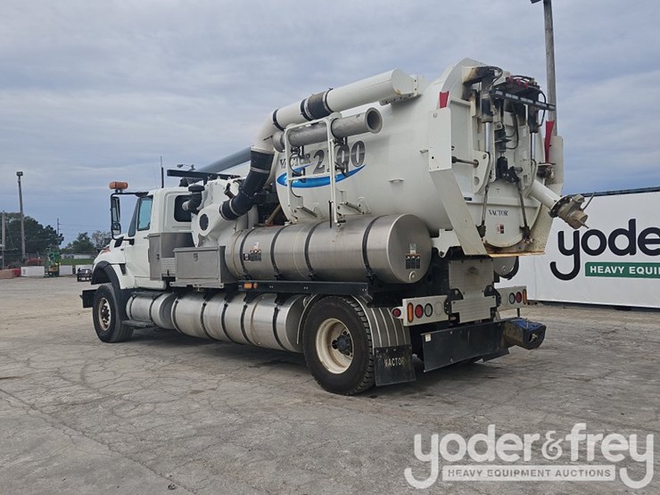 2012-vactor-2100-image-4