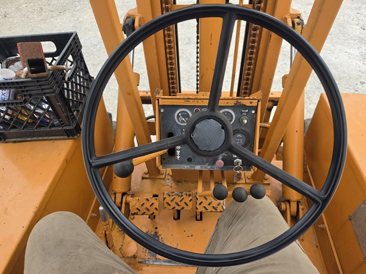 #25323-•-allis-chalmers-708c-fork-lift-image-37