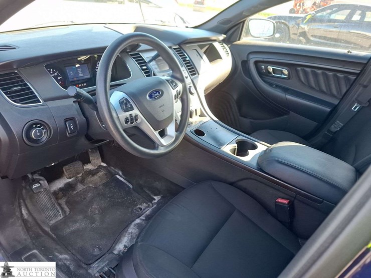 2017-ford-taurus-image-10