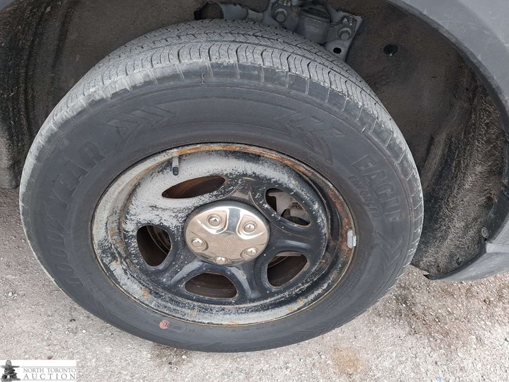 2021-ford-explorer-image-22