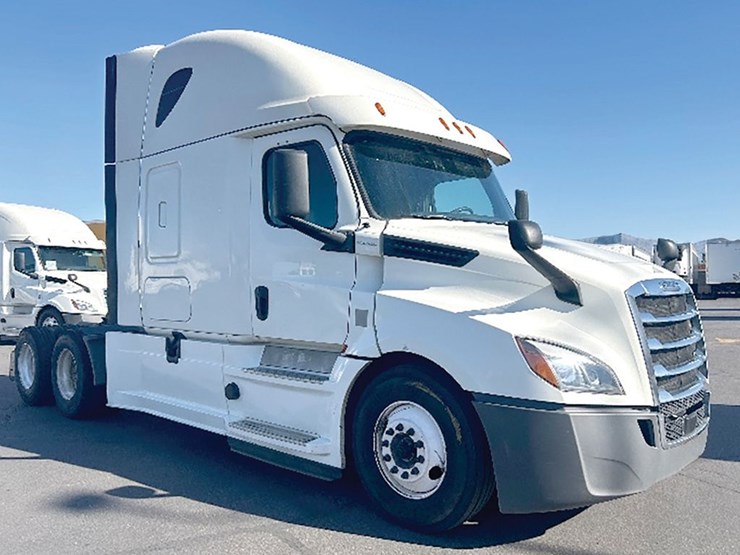2020-freightliner-cascadia-126-image-1