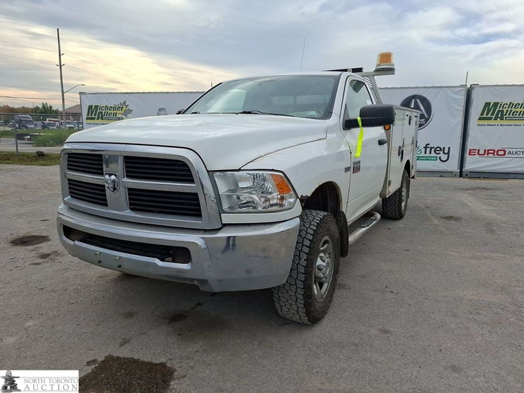 2012-ram-2500-slt-image-1