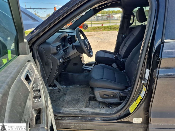 2021-ford-explorer-image-10