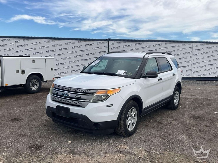 2013-ford-explorer-image-1