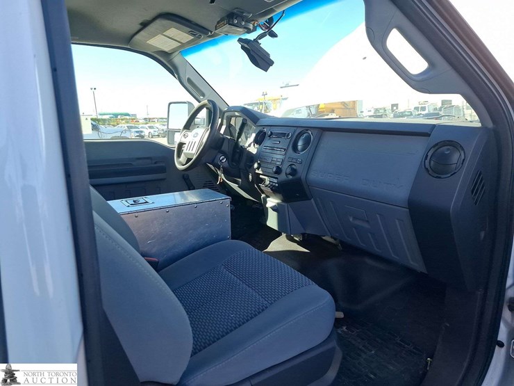 2011-ford-f350-image-17