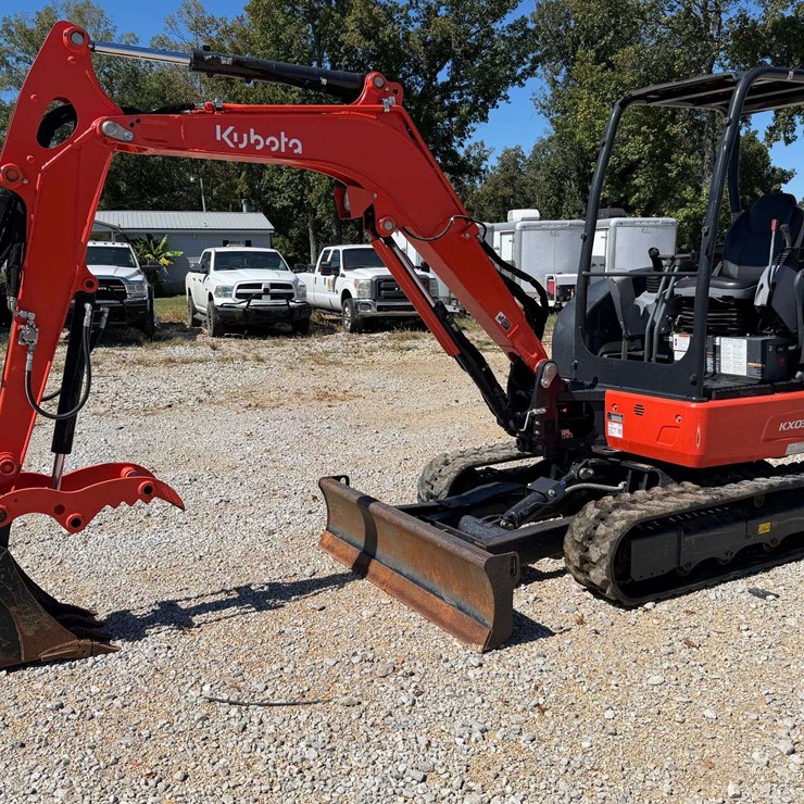 2023 KUBOTA KX033-4