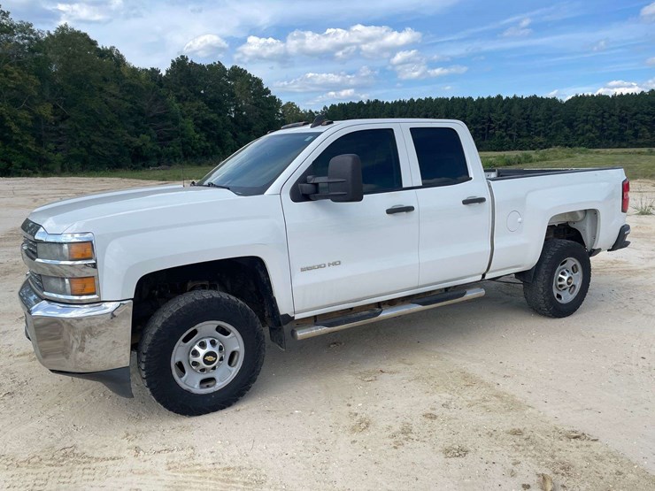 2015-chevrolet-silverado-2500-image-1