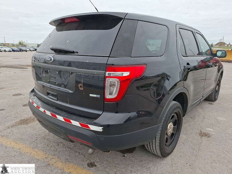 2015-ford-explorer-image-5