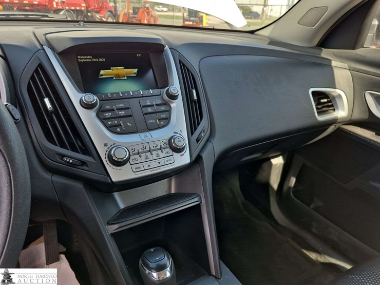 2017-chevrolet-equinox-image-12