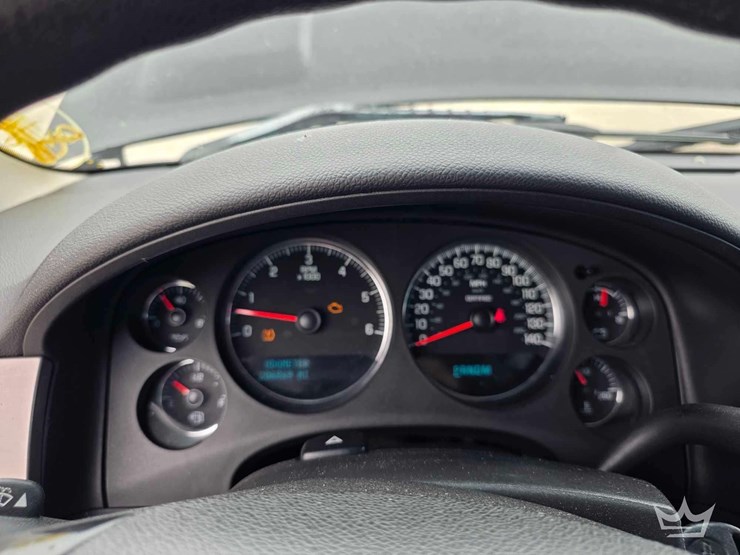2013-chevrolet-tahoe-image-16