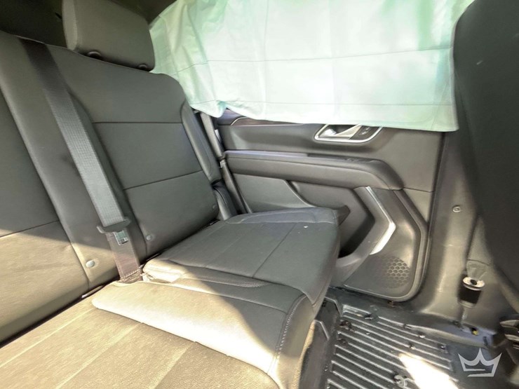 2023-chevrolet-tahoe-image-25