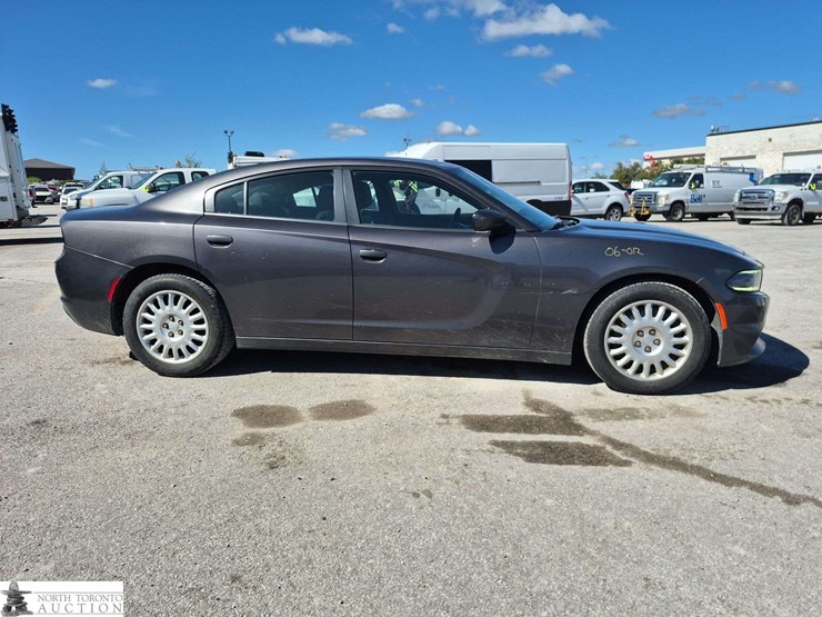 2017-dodge-charger-image-4