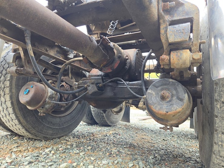 2000-mack-ch613-image-32