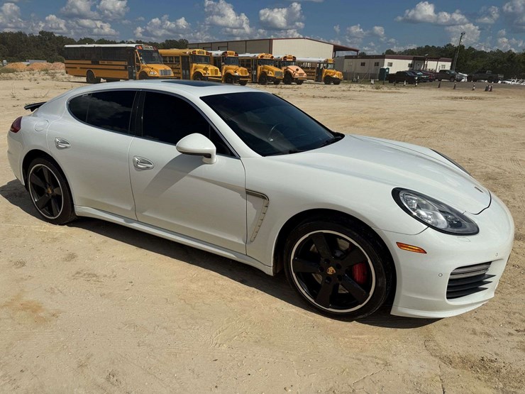 2016-porshe-panamera-4-door-hatchback-(132,955-miles)-image-4