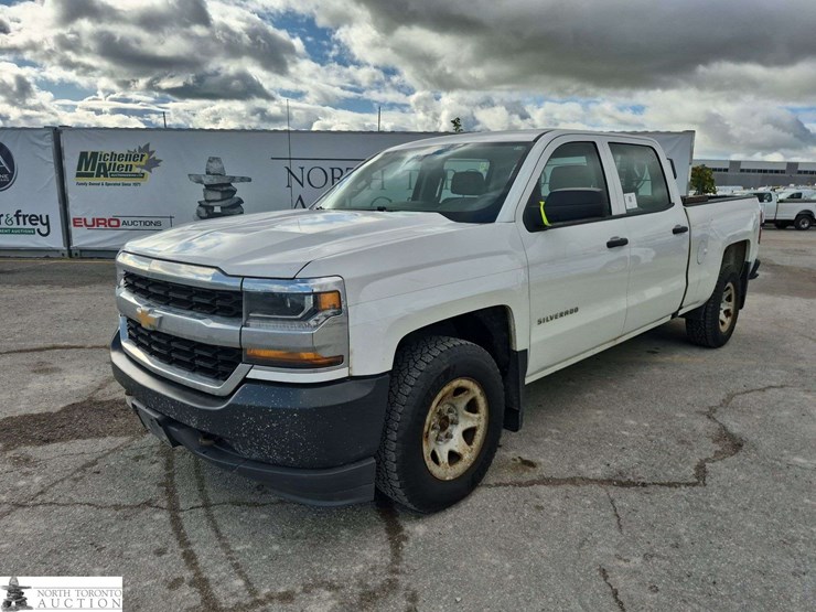 2017-chevrolet-silverado-1500-image-1
