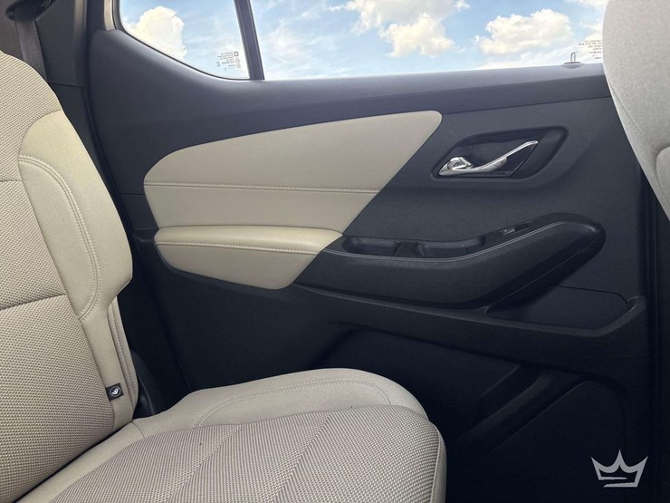 2022-chevrolet-traverse-image-21