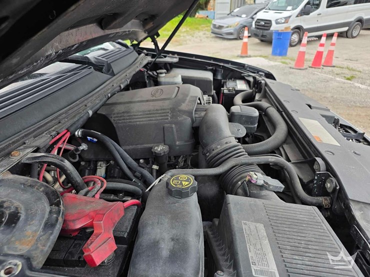 2013-chevrolet-tahoe-image-9