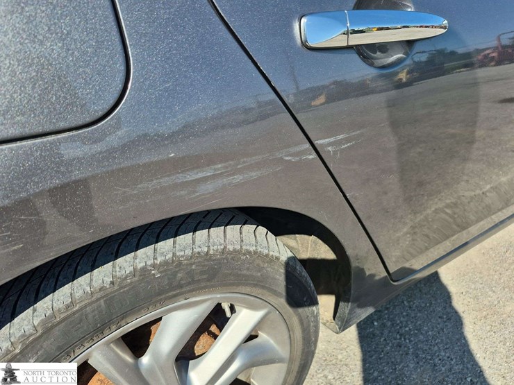 2018-nissan-sentra-sv-4dr-sedan-image-28