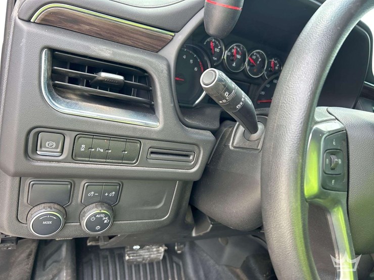 2023-chevrolet-tahoe-image-15