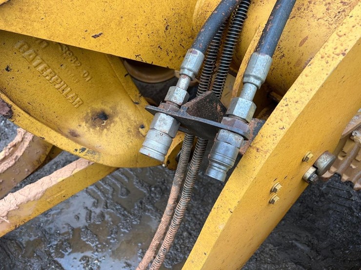 2018-caterpillar-908m-image-12