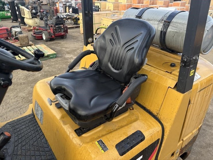 2020-caterpillar-gc40k-image-18