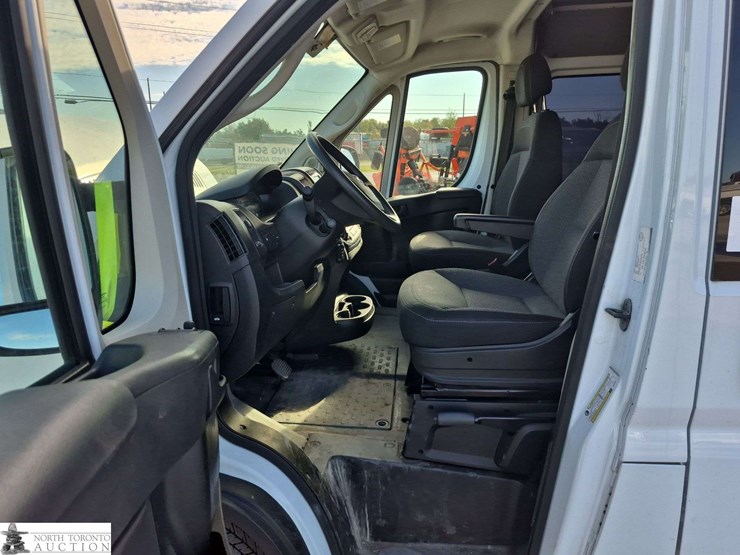 2019-ram-promaster-cargo-van-image-10