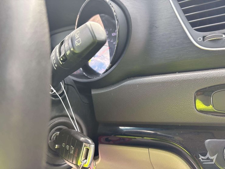 2016-kia-sedona-image-9