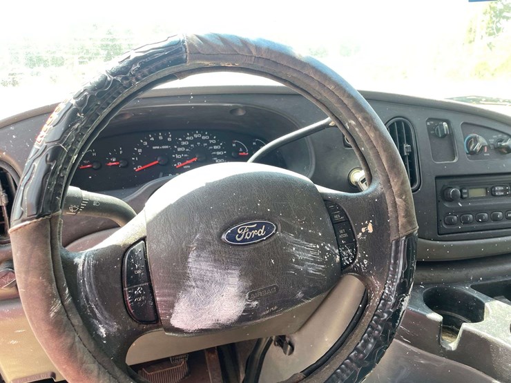 2008-ford-cargo-image-12
