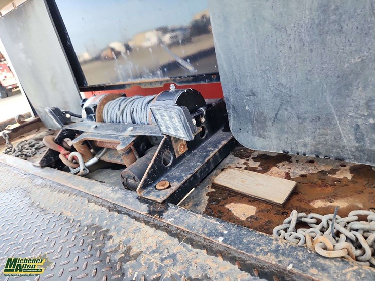 2014-freightliner-m2-106-image-37