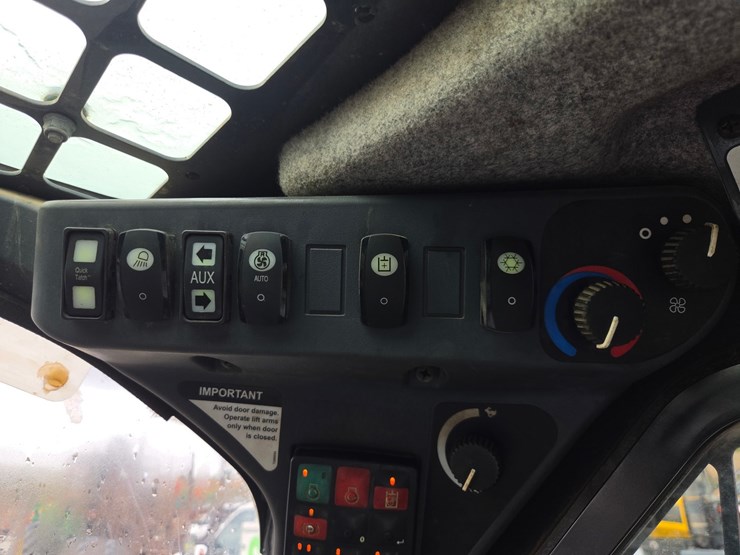2020-deere-331g-image-43