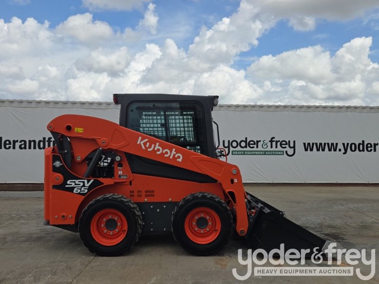 2024-kubota-ssv65-image-6