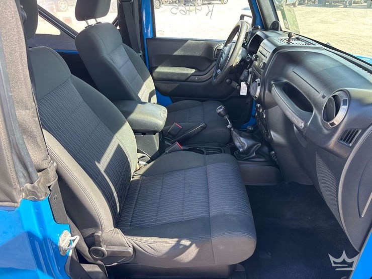 2011-jeep-wrangler-image-19