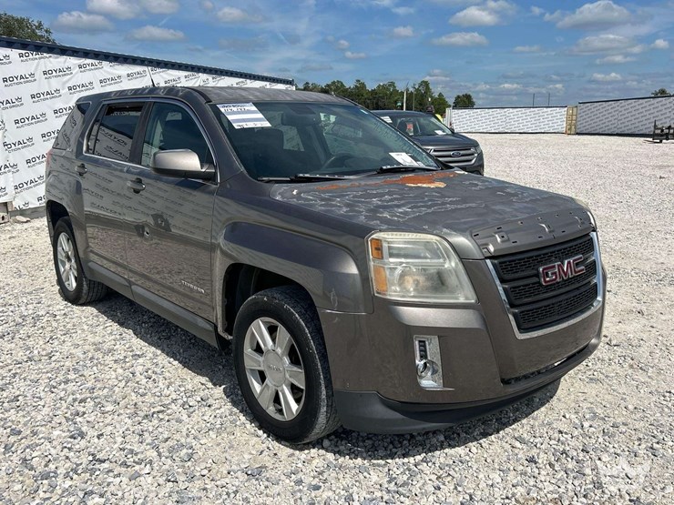 2010-gmc-terrain-image-2