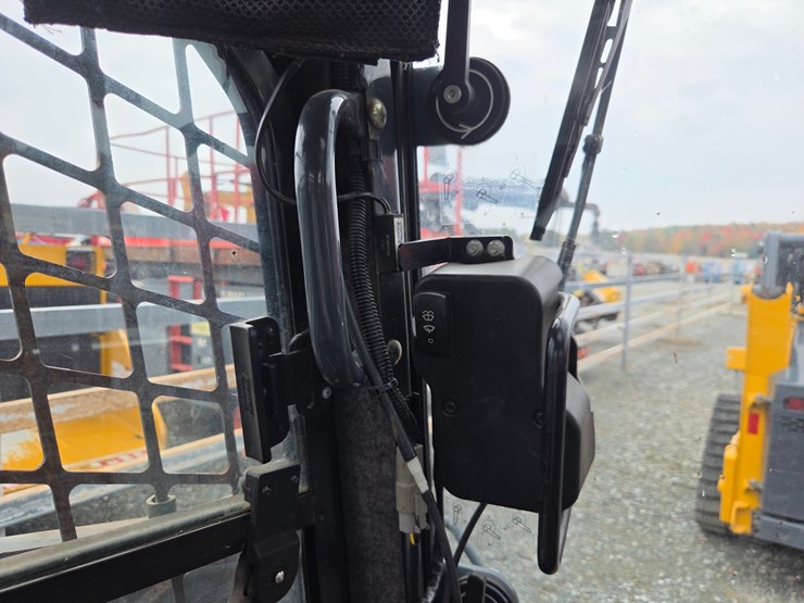 deere-333g-image-41