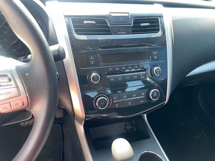 2015-nissan-altima-s-4-door-sedan-(149,037-miles)-image-13