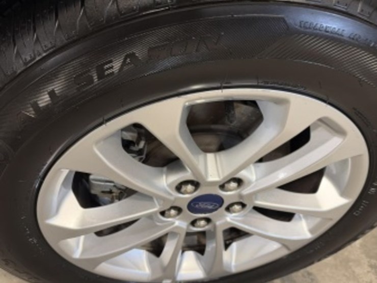 2022-ford-escape-image-9
