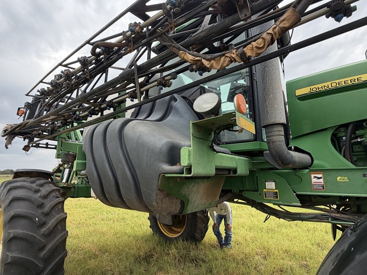 2010-john-deere-4830-image-17