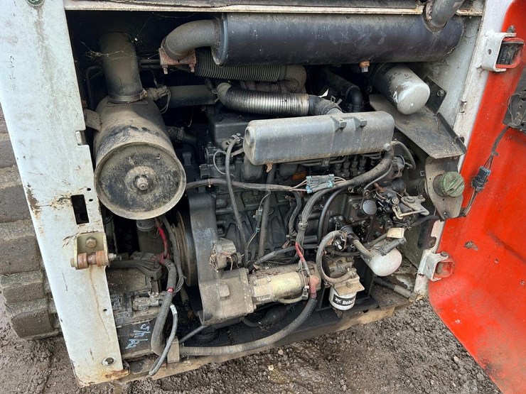 2004-bobcat-t180-image-15