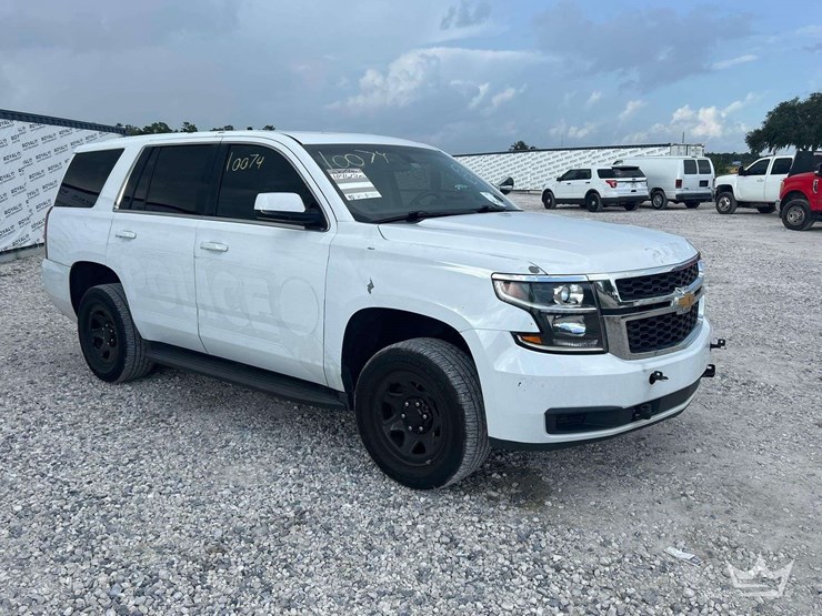 2018-chevrolet-tahoe-image-2