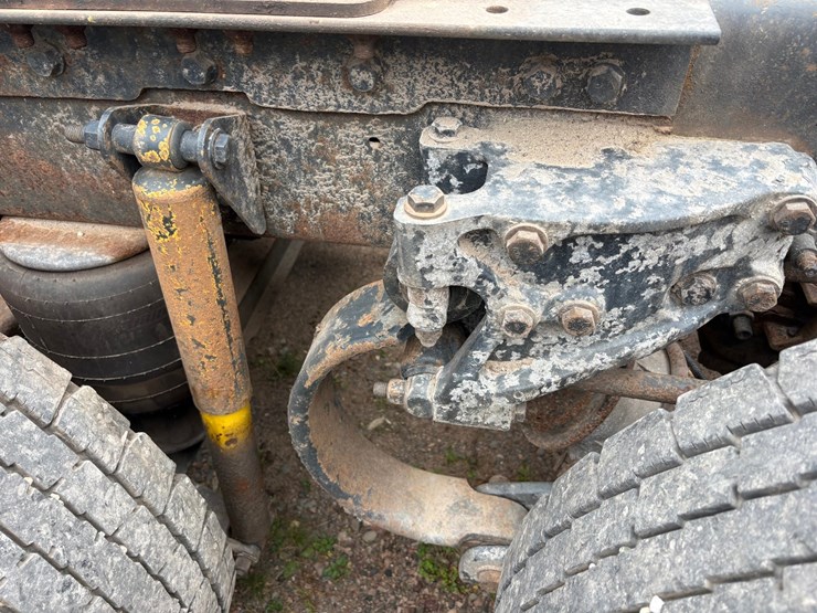 2009-caterpillar-c13-image-66