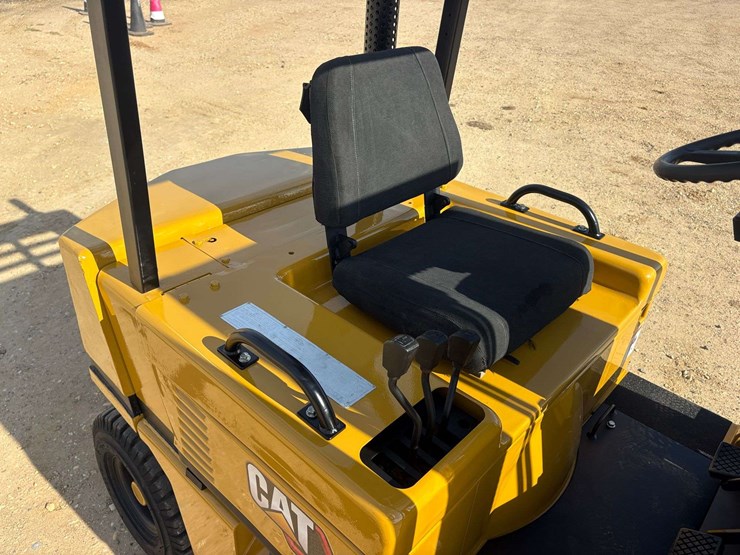 caterpillar-v40d-image-18