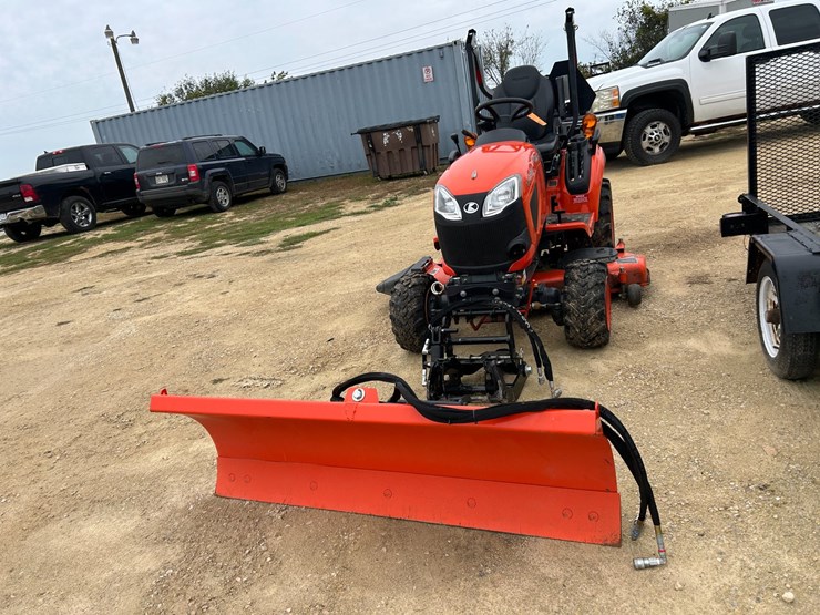 2024-kubota-bx2380-image-2
