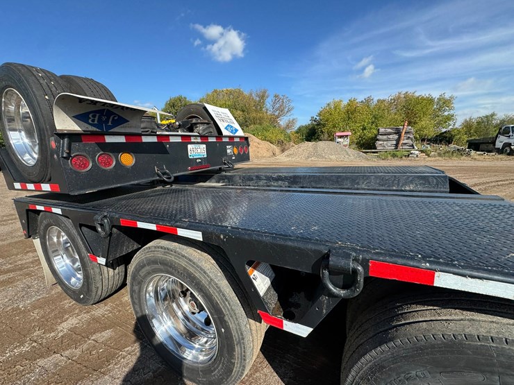 2022-globe-lowboy-image-30