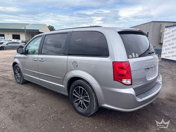 2017-dodge-grand-caravan-image-4