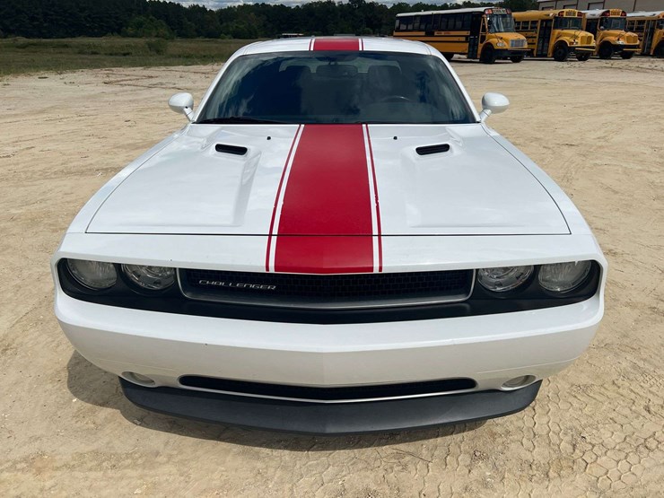 2013-dodge-challenger-2-door-coupe-(183,401-miles)-image-5