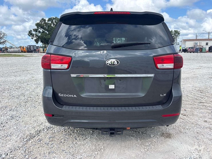 2015-kia-sedona-image-20