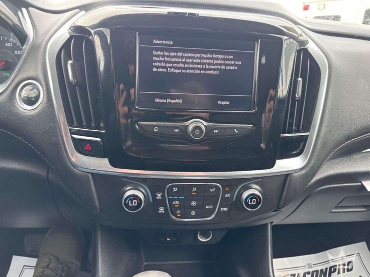2021-chevrolet-traverse-image-16